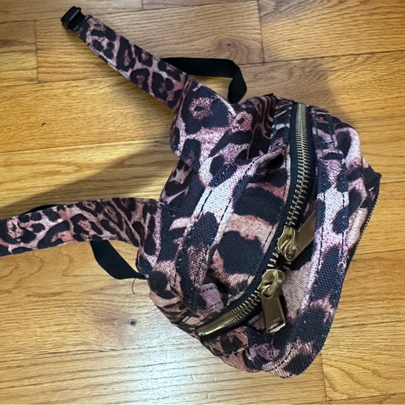 Herschel Supply Company Leopard Print Backpack - Picture 2 of 6